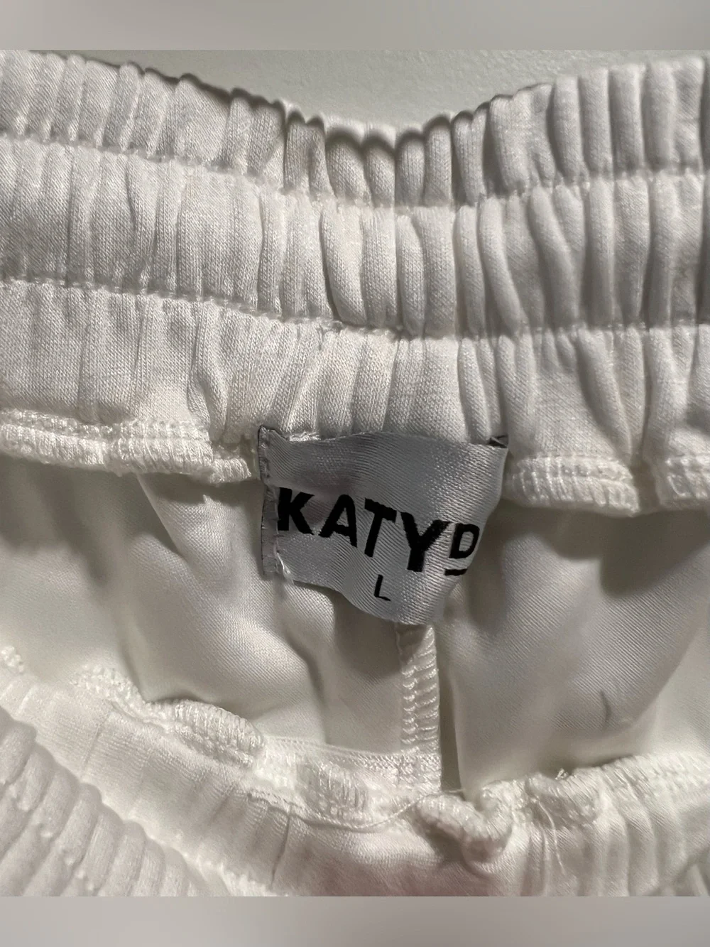 Katydid Women’s White Zip Pullover and Shorts Set Size L NWT